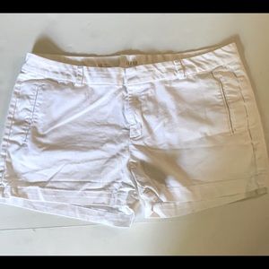 a.n.a brand woman’s white twill shorts size 18